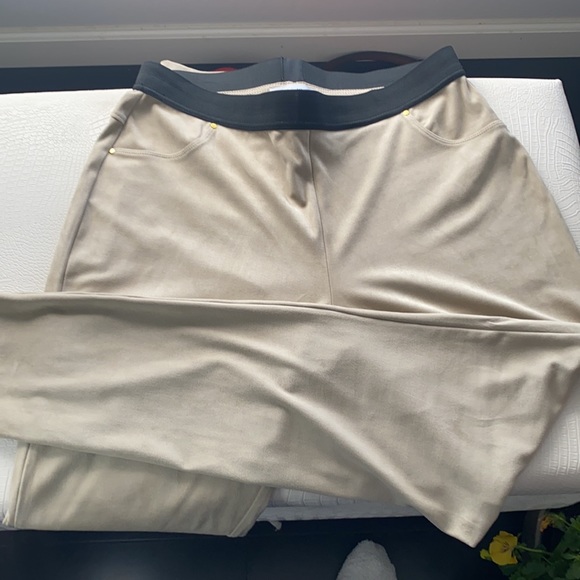 NWOT Calvin Klein Faux Suede Leggings - Picture 3 of 7